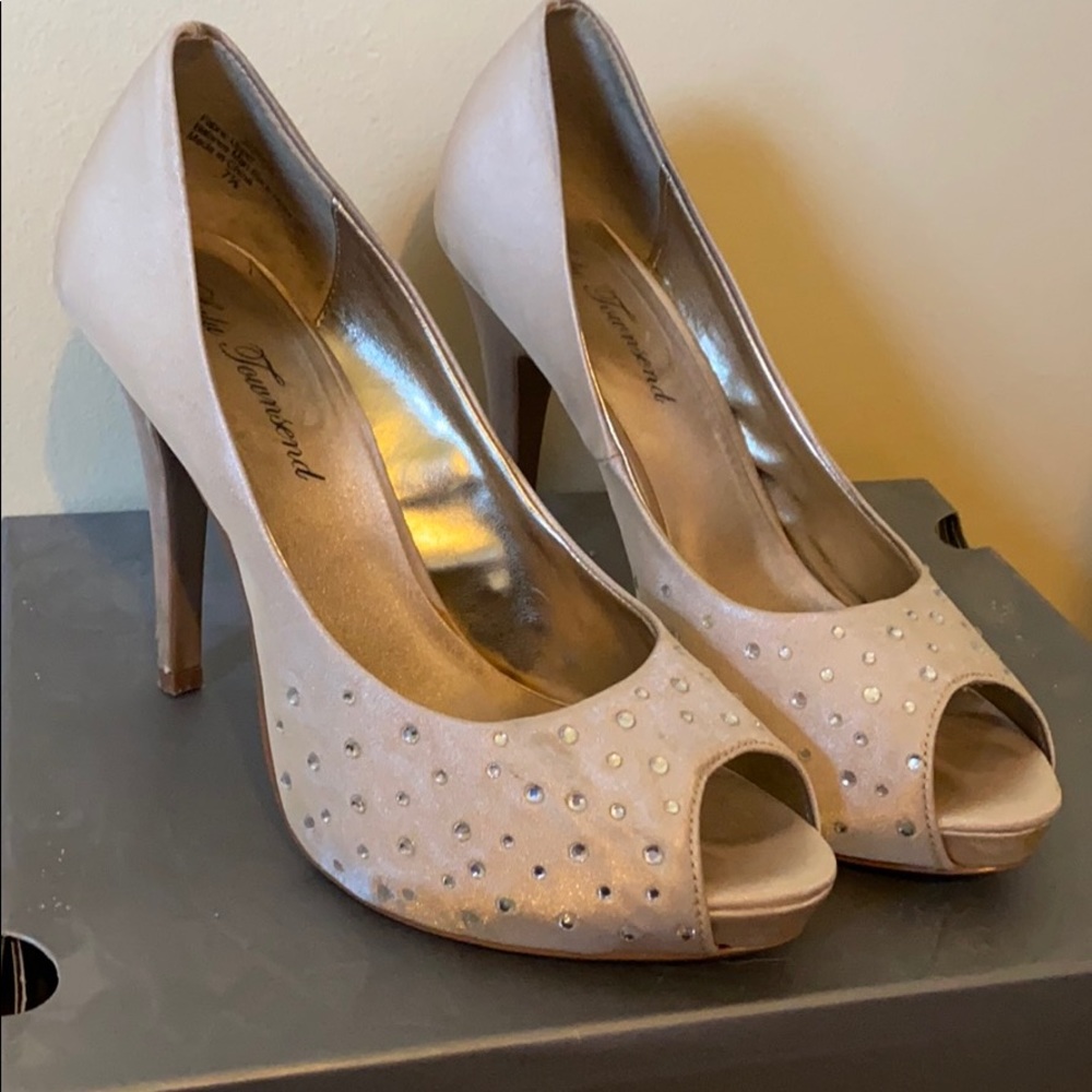 Champagne colored peep toed heels